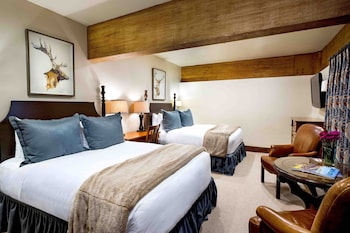Luxury Suite, 3 Bedrooms, Mountain View (3 Hot Tubs)