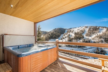 Luxury Room, 2 Queen Beds, Hot Tub
