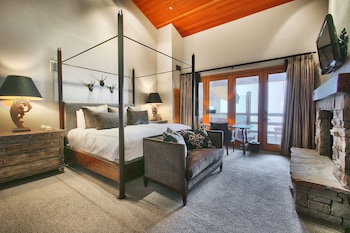 Luxury Suite, 2 Bedrooms, Mountain View (PREMIUM)