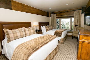 Luxury Townhome, 4 Bedrooms (with Two Hot Tubs)