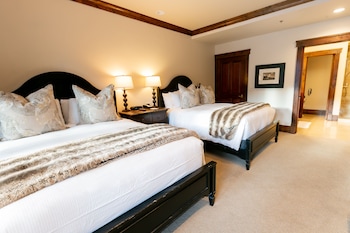 Junior Suite (Two Queen)