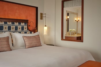 Deluxe Room, 1 King Bed, Balcony, Garden View (Balcony)