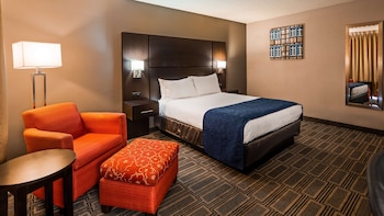 Standard Room, 1 Queen Bed, Non Smoking, Refrigerator & Microwave