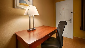 Standard Room, 1 King Bed, Non Smoking, Fireplace (Oversized Room)