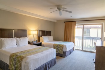 Standard Room, 2 Queen Beds, Accessible, Bathtub