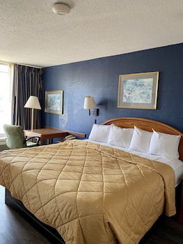 Deluxe Room, 1 King Bed, Accessible, Non Smoking