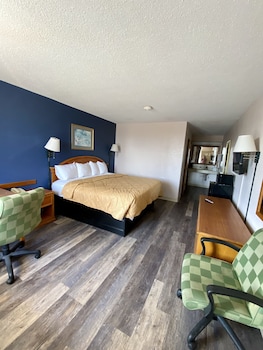 Deluxe Room, 1 King Bed, Accessible, Non Smoking