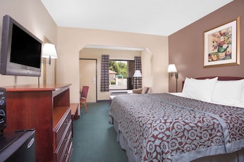 Standard Room, 1 King Bed