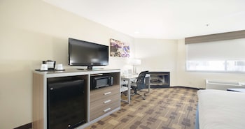 Standard Room, 1 King Bed, Non Smoking, Fireplace (2nd Floor)