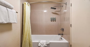 Standard Room, 2 Queen Beds, Non Smoking, Refrigerator & Microwave (Pet Friendly)