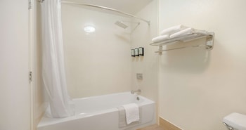 Standard Room, 1 Queen Bed, Non Smoking, Refrigerator & Microwave