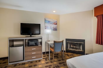Standard Room, 1 King Bed, Non Smoking, Fireplace (2nd Floor)