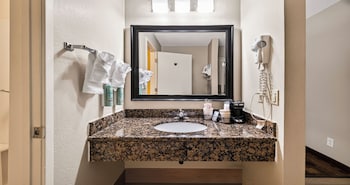 Standard Room, 2 Queen Beds, Accessible, Bathtub