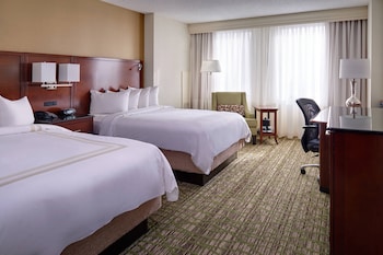 Club Room, 2 Double Beds, Lake View