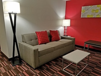 Suite, 2 Queen Beds, Accessible Bathtub (Communications)