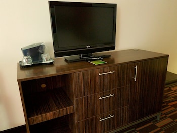 Standard Room, 1 King Bed