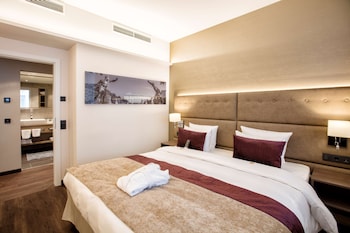 Grand Suite, 2 Bedrooms (Club Lounge Access)