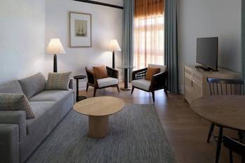 Suite, 1 King Bed with Sofa bed