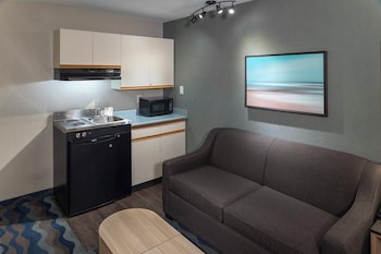1 Queen Bed with Kitchenette