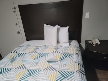 Deluxe Room, 1 King Bed, Non Smoking