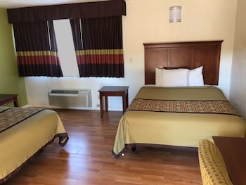 Room, 2 Queen Beds, Non Smoking