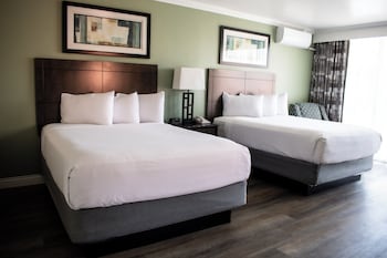Standard Room, 2 Queen Beds, Non Smoking