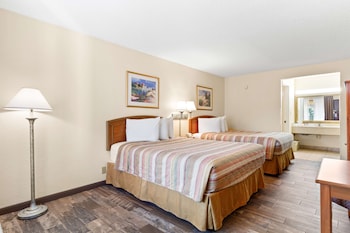 Room, 2 Queen Beds, Non Smoking (max occupancy 4)