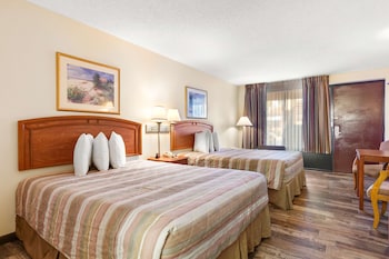 Room, 2 Queen Beds, Accessible, Non Smoking