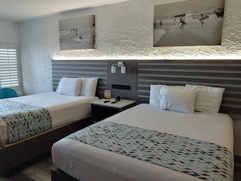 Standard Double Room, 2 Queen Beds, Kitchenette