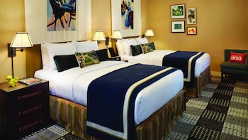 Room, 2 Double Beds, Lake View