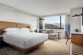 Room, 1 King Bed, Valley View