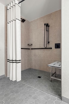 Standard Room, 1 King Bed (Mobility Accessible, Roll-in Shower)