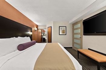 Suite, 1 King Bed, Non Smoking, Refrigerator & Microwave