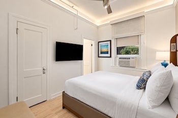 Deluxe Room, 1 Queen Bed