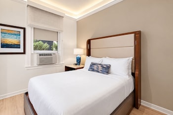 Deluxe Room, 1 Queen Bed