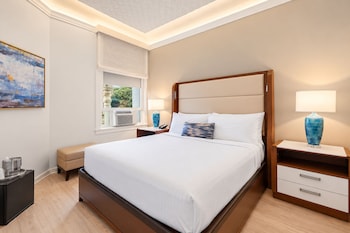 Deluxe Room, 1 King Bed