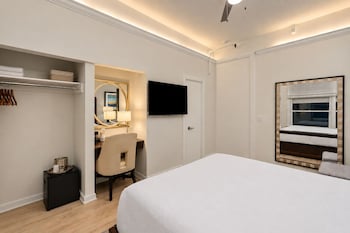 Economy Room, 1 Queen Bed
