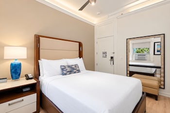 Deluxe Room, 1 Queen Bed