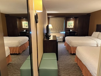 Two Queen Beds, Standard, Non-Smoking