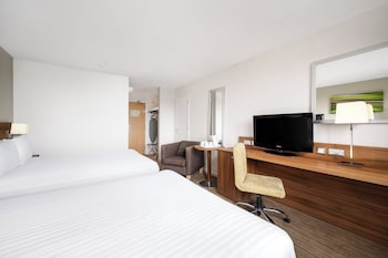 Standard Room, 2 Double Beds (Brayford Wharf View)