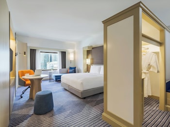 Premium Room, 1 King Bed, Accessible