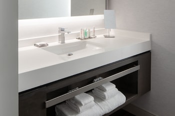 Superior Room, 1 King Bed