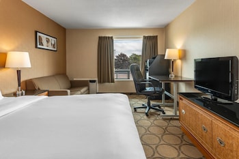 Comfort Room, 1 Queen Bed with Sofa bed (Upper Floor, Stair Access Only)