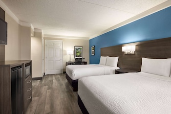 Room, 2 Double Beds, Accessible, Non Smoking (Mobility/Hearing, Roll-In Shower)