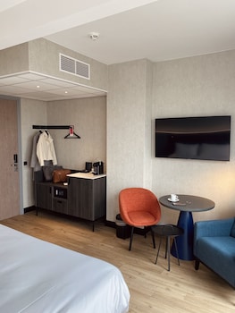 Deluxe Room, 1 Double Bed, Balcony