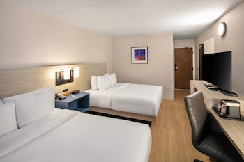 Room, 2 Queen Beds, Non Smoking (1st Floor)