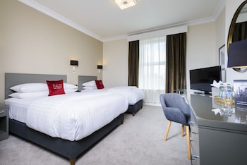 Signature Twin Room