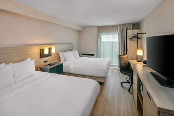 Room, 2 Queen Beds, Non Smoking (Efficiency, Upgrade)