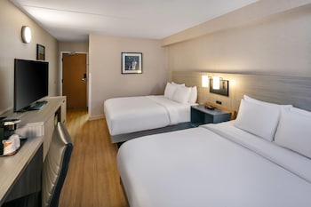 Room, 2 Queen Beds, Non Smoking (Efficiency, Upgrade)