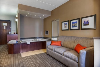 Suite, 1 King Bed with Sofa bed, Non Smoking, Jetted Tub